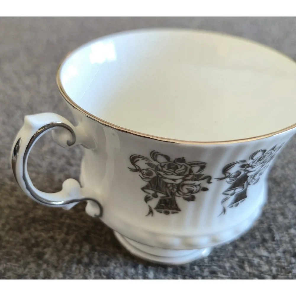 Elizabethan Staffordshire Fine Bone China 25th Anniversary Teacup Silver England
